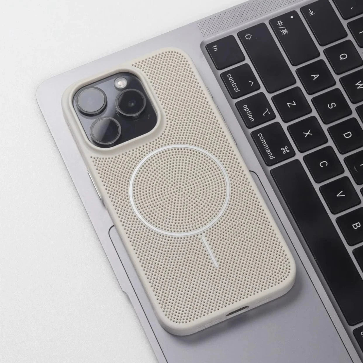 Coque iPhone MagSafe ventilée rigide
