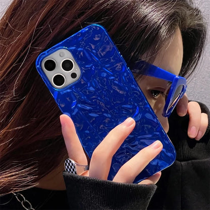 Coque iPhone bleue effet métal froissé antichoc