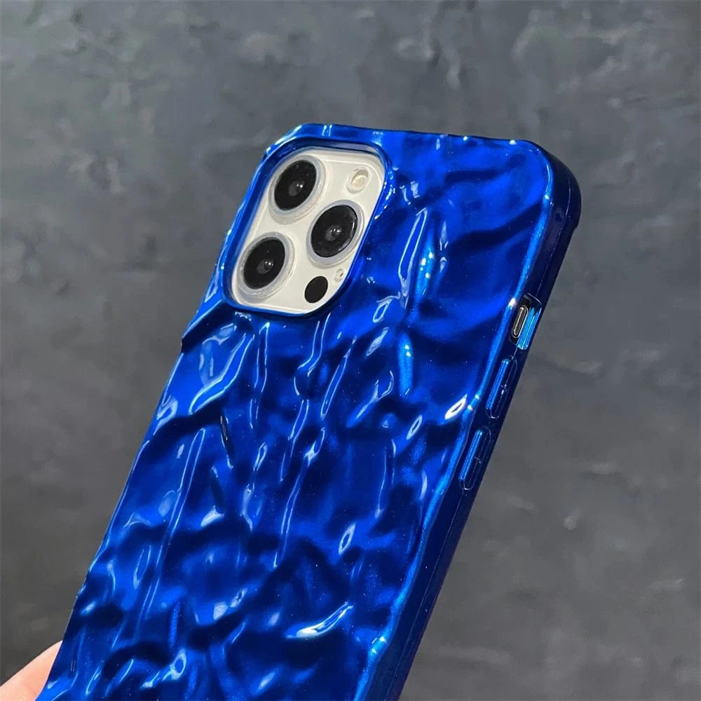 Coque iPhone bleue effet métal froissé antichoc