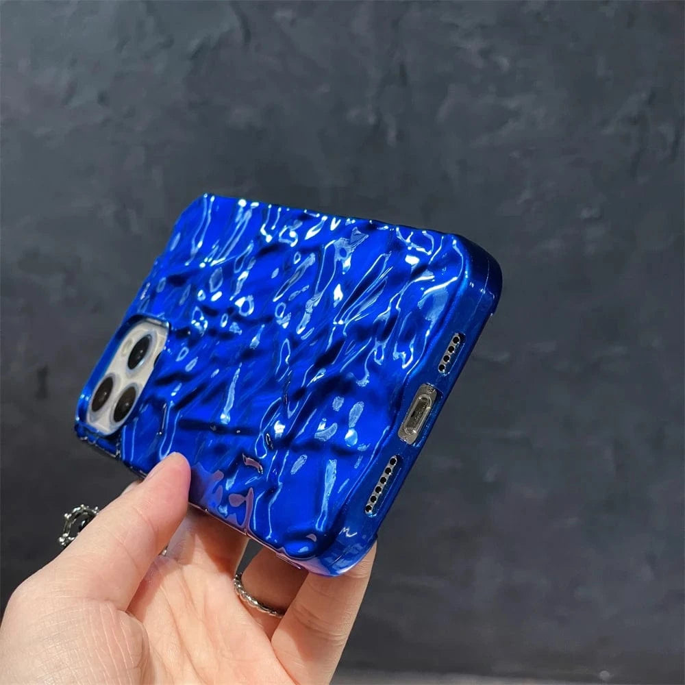 Coque iPhone bleue effet métal froissé antichoc