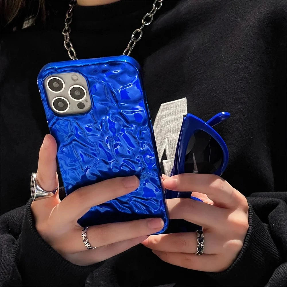 Coque iPhone bleue effet métal froissé antichoc