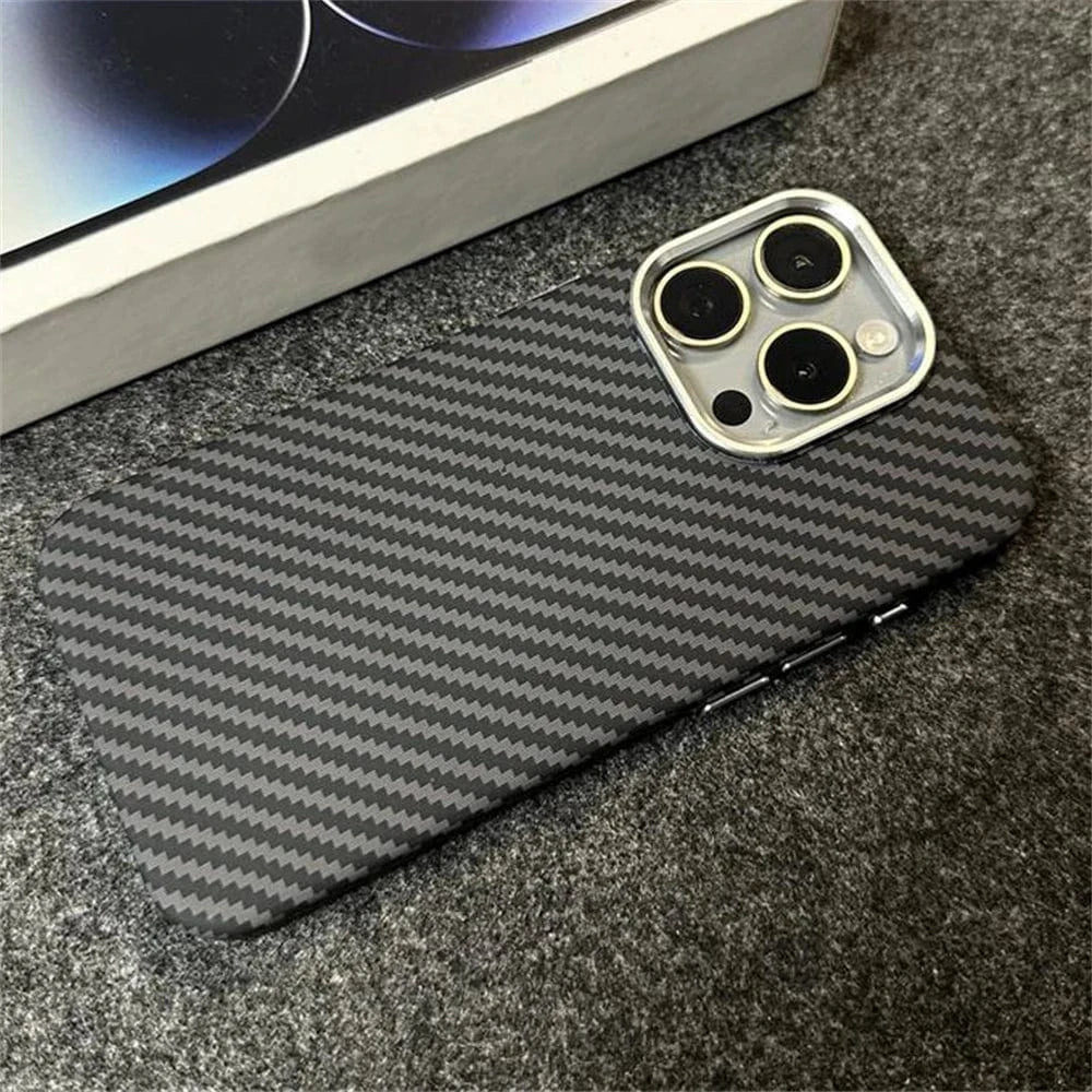 Coque iPhone MagSafe fibre de carbone