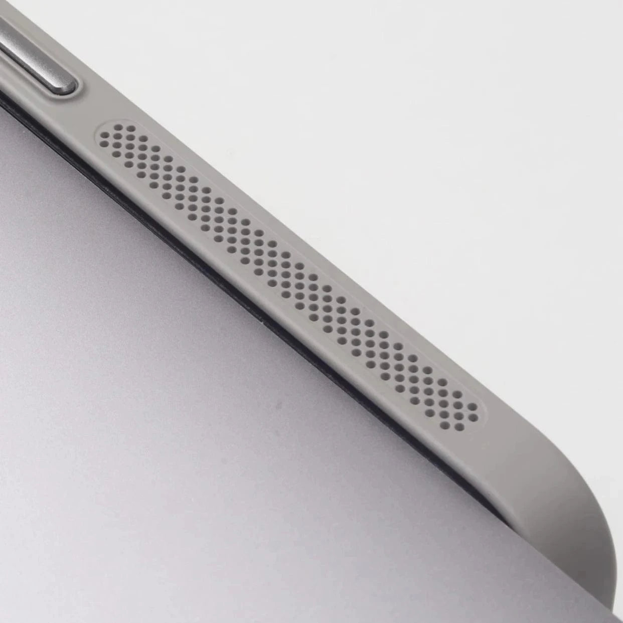 Coque iPhone MagSafe ventilée rigide