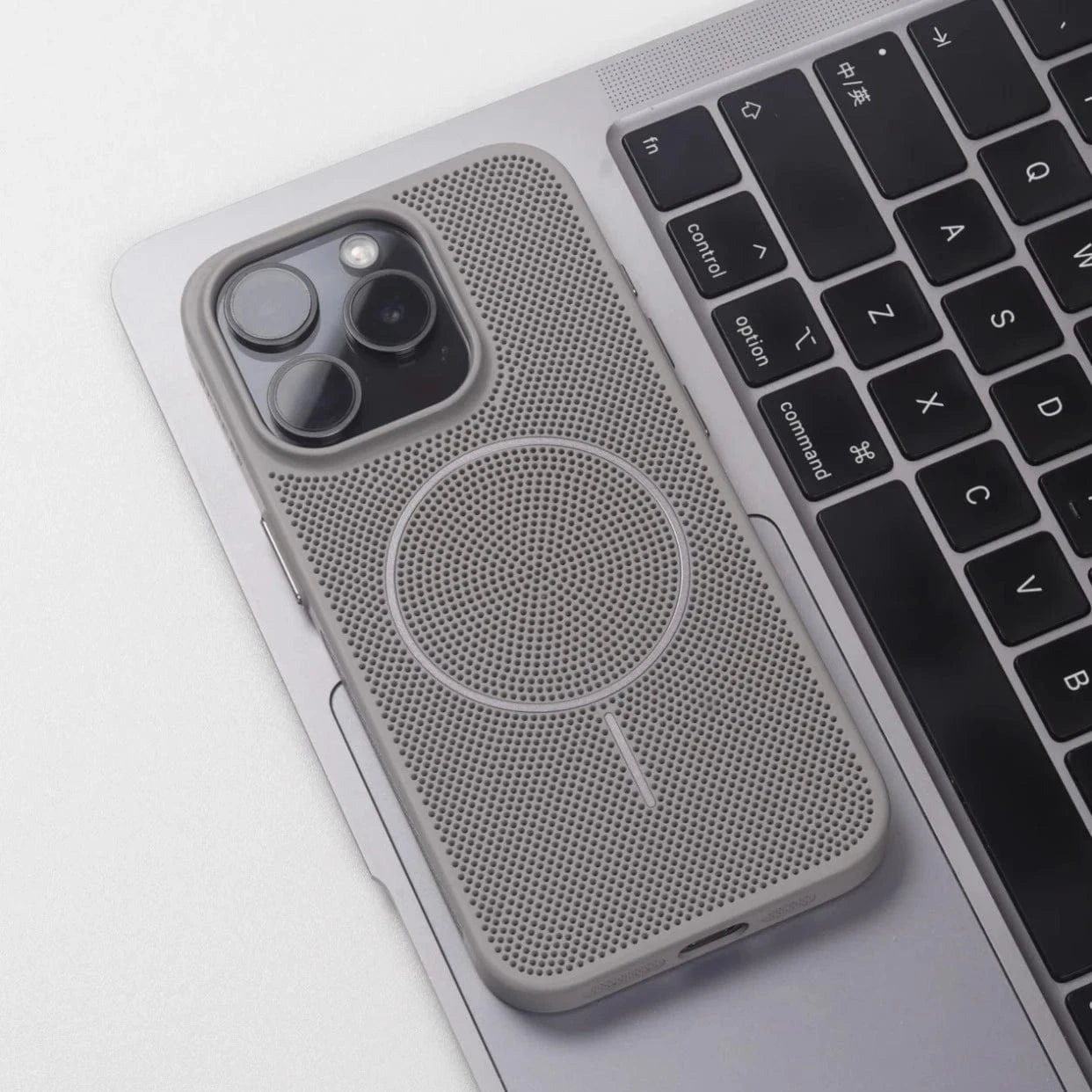 Coque iPhone MagSafe ventilée rigide