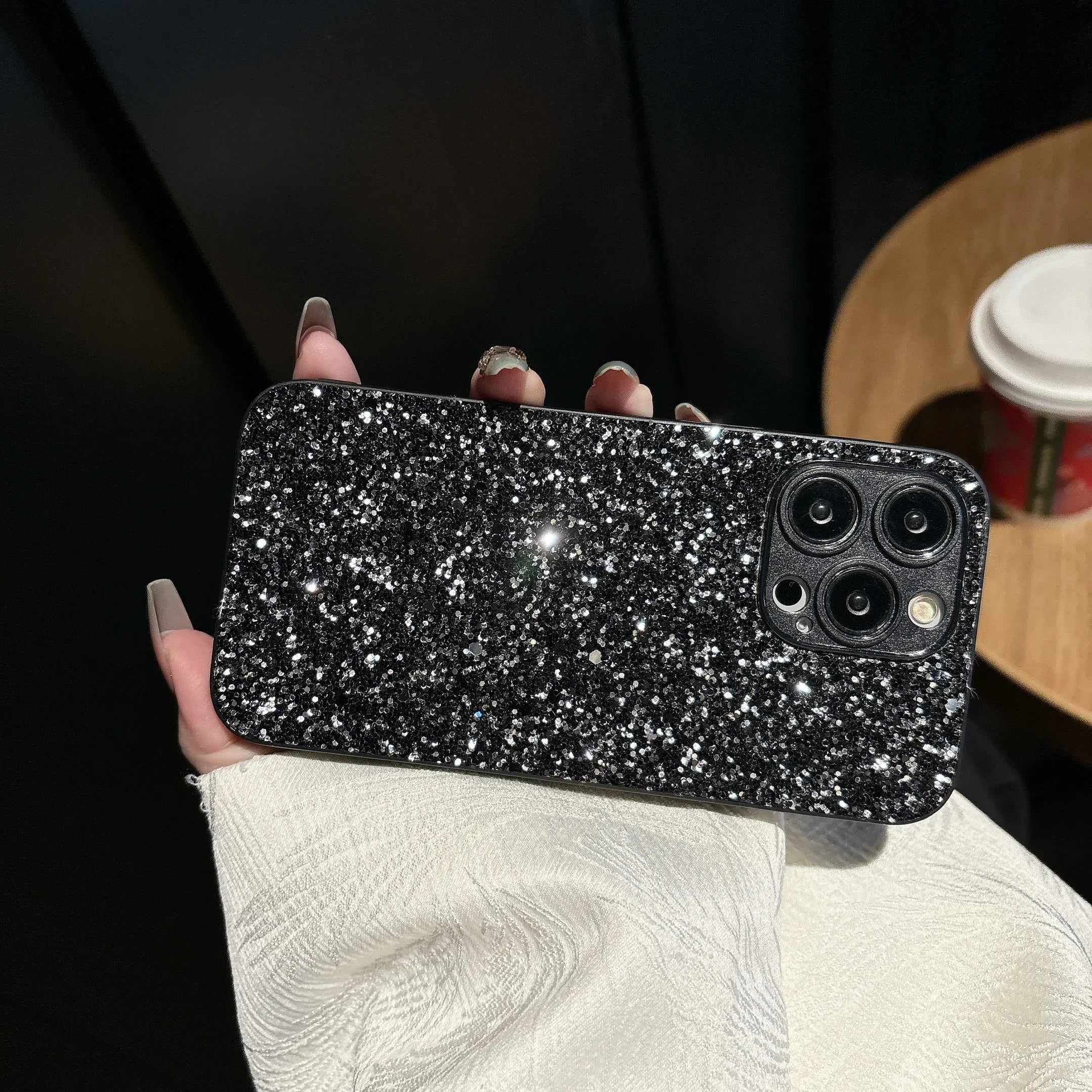 Coque iPhone noire pailletée antichoc